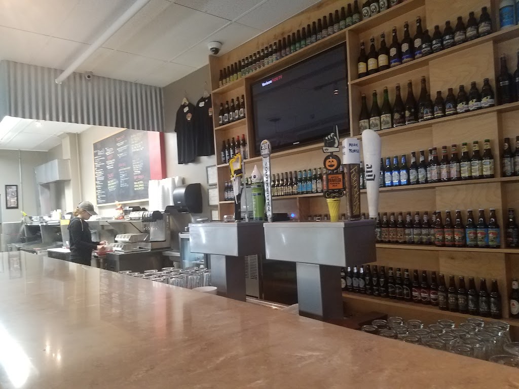 Packs & Dogs | restaurant | 223 Shiloh St, Pittsburgh, PA 15211, USA | 4124311855 OR +1 412-431-1855