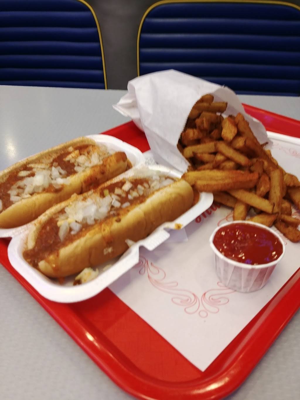 La Belle Province milad | restaurant | 7555 Boulevard Décarie, Montréal, QC H4P 2G9, Canada | 5143426577 OR +1 514-342-6577