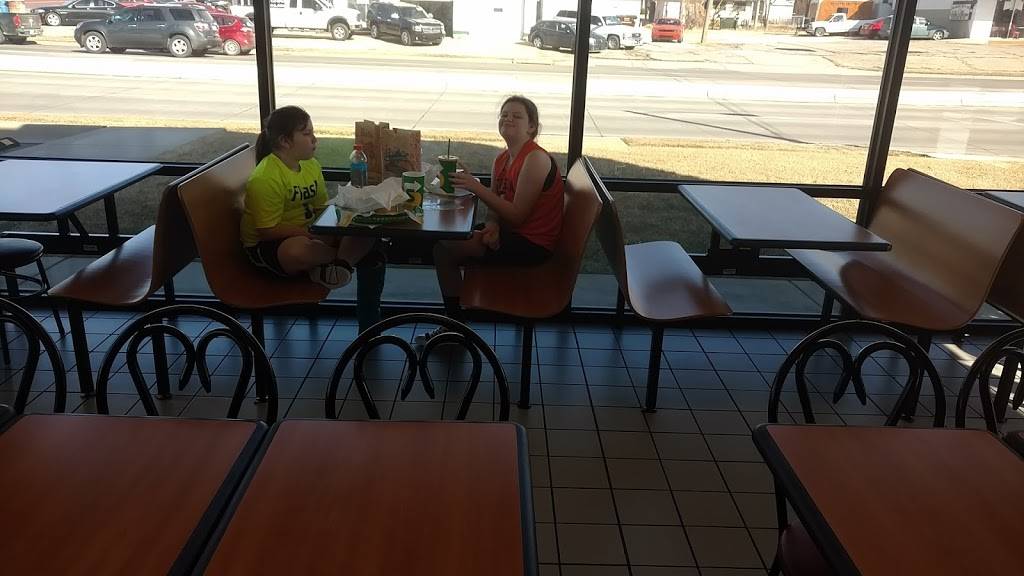 Subway | meal takeaway | 101 E 7th Ave, Augusta, KS 67010, USA | 3167759154 OR +1 316-775-9154