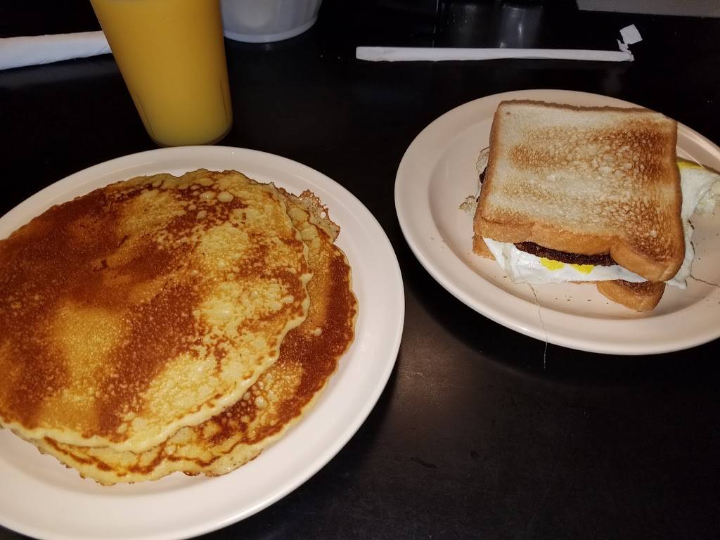 Slingers | restaurant | 1059 Gravois Rd, Fenton, MO 63026, USA | 6363431916 OR +1 636-343-1916