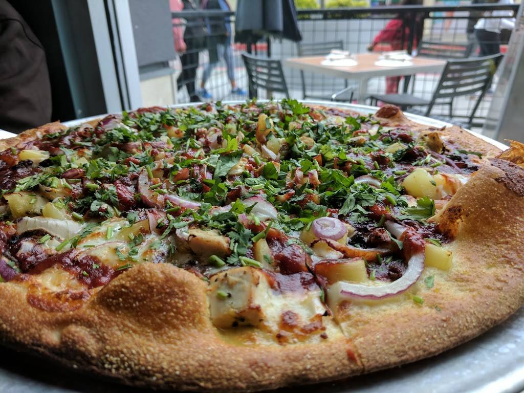 Blue Line Pizza | restaurant | 511 Westlake Center, Daly City, CA 94015, USA | 6507558500 OR +1 650-755-8500