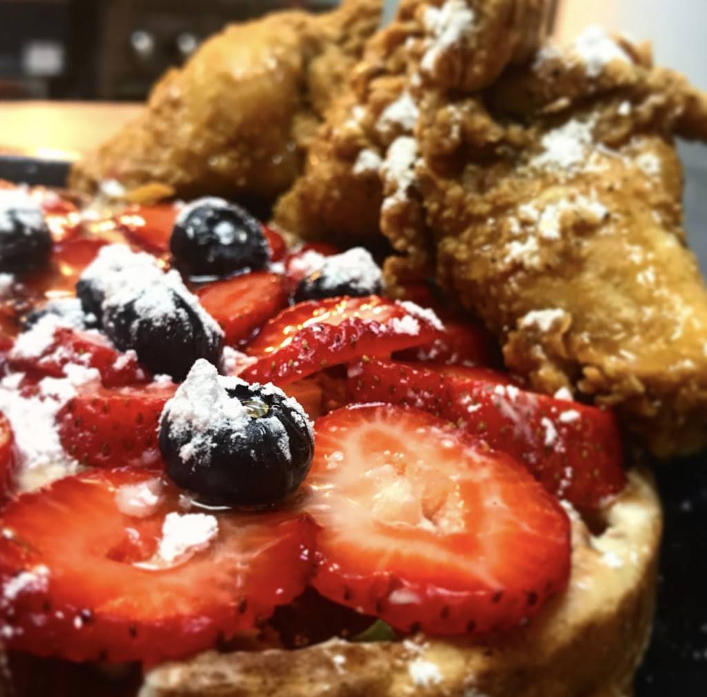 Queen’s | restaurant | 566 Farm to Market 1960 Rd W, Houston, TX 77090, USA | 2815868444 OR +1 281-586-8444