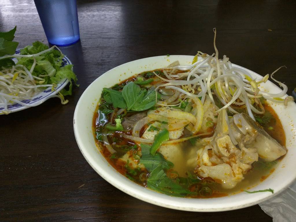 Pho 99 Vietnamese Noodle House | restaurant | 9828 15th Ave SW, Seattle, WA 98106, USA | 2067624699 OR +1 206-762-4699