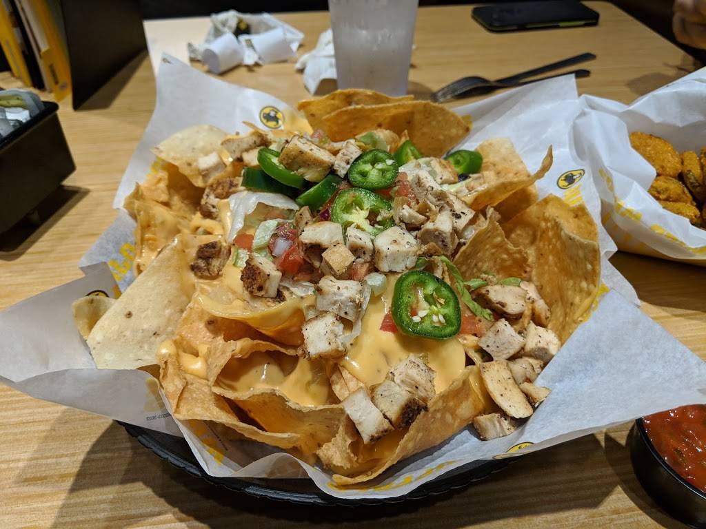 Buffalo Wild Wings | meal takeaway | 15 South Ave, Burlington, MA 01803, USA | 7813651907 OR +1 781-365-1907