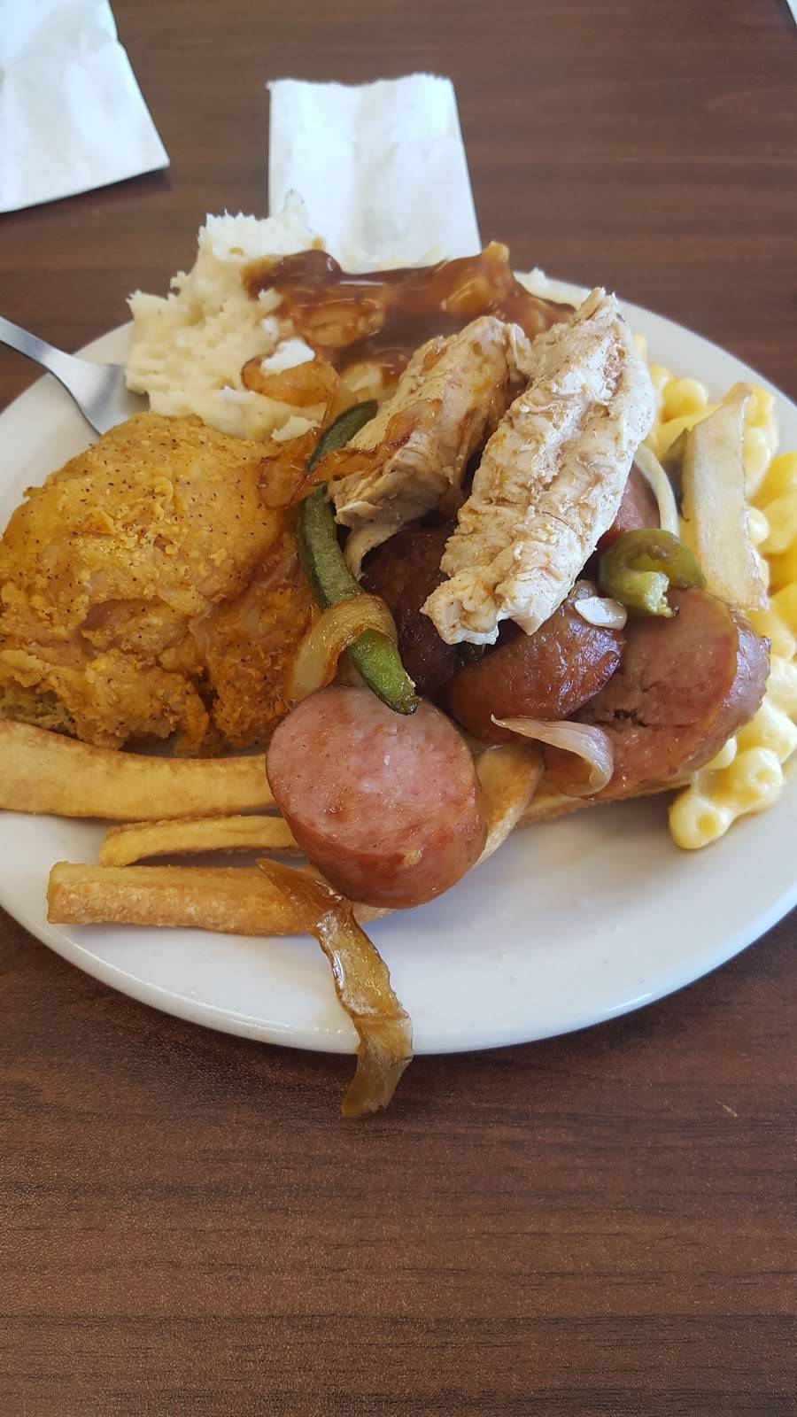 Ginnys Place | restaurant | 1900 George Washington Memorial Hwy, Yorktown, VA 23692, USA | 7575929036 OR +1 757-592-9036