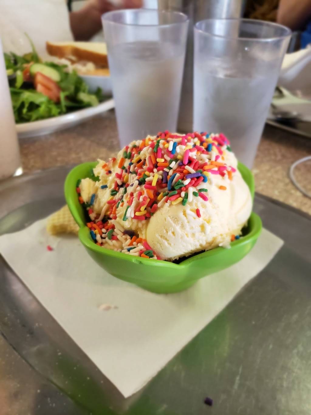 Margies Candies | restaurant | 1813 W Montrose Ave, Chicago, IL 60613, USA | 7733480400 OR +1 773-348-0400