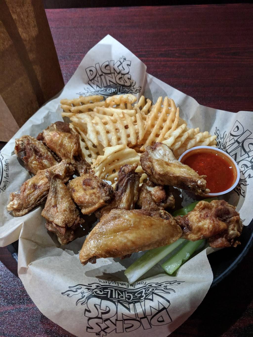 Dicks Wings And Grill Mayport | restaurant | 2434 Mayport Rd, Jacksonville, FL 32233, USA | 9043724539 OR +1 904-372-4539