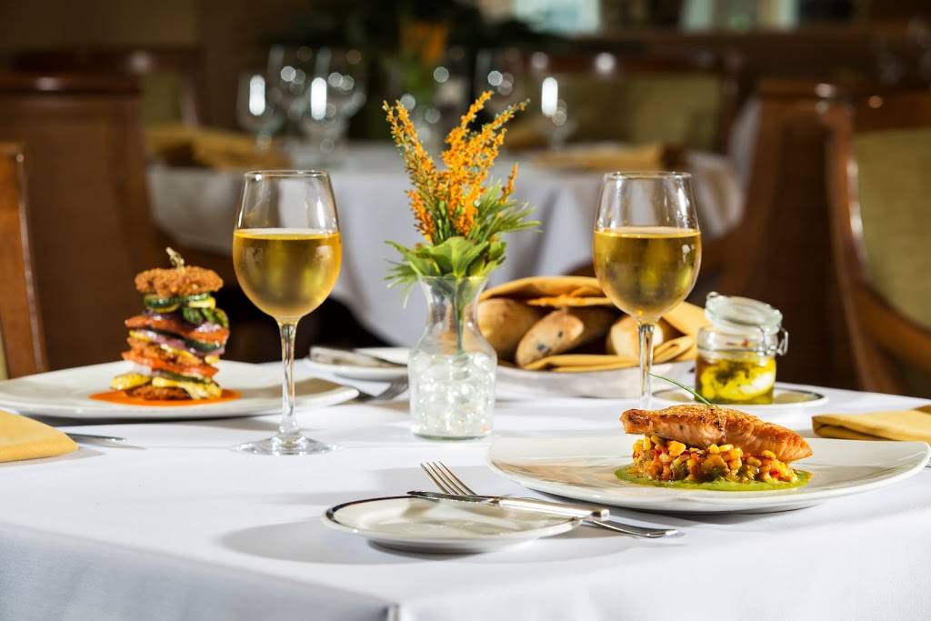 Waterscapes Restaurant at Marina Inn Grande Dunes | restaurant | 8121 Amalfi Pl, Myrtle Beach, SC 29572, USA | 8439132845 OR +1 843-913-2845