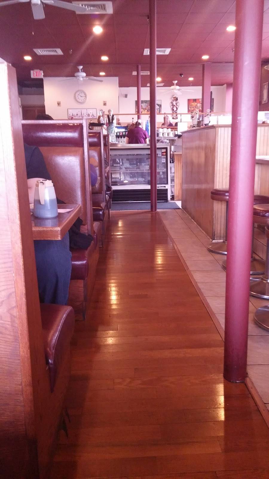 Marys Diner | restaurant | 437 Watertown Ave, Waterbury, CT 06708, USA | 2037558662 OR +1 203-755-8662