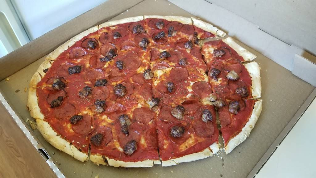 Mequon Pizza Company | restaurant | 12020 N River Rd, Mequon, WI 53092, USA | 2622425917 OR +1 262-242-5917