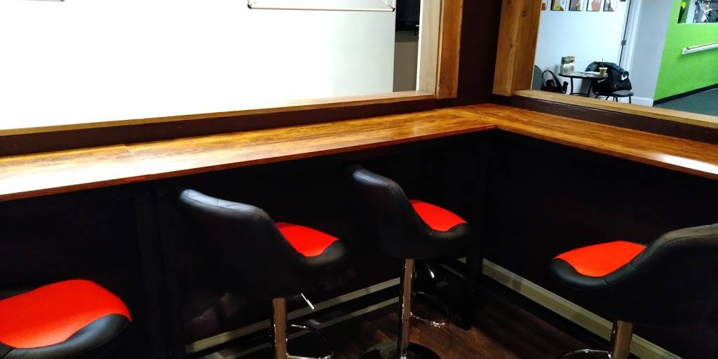 Cherry Berry Shakes and Teas Café | cafe | Main parking entry, 191 Brockton Ave, Abington, MA 02351, USA | 7816163212 OR +1 781-616-3212