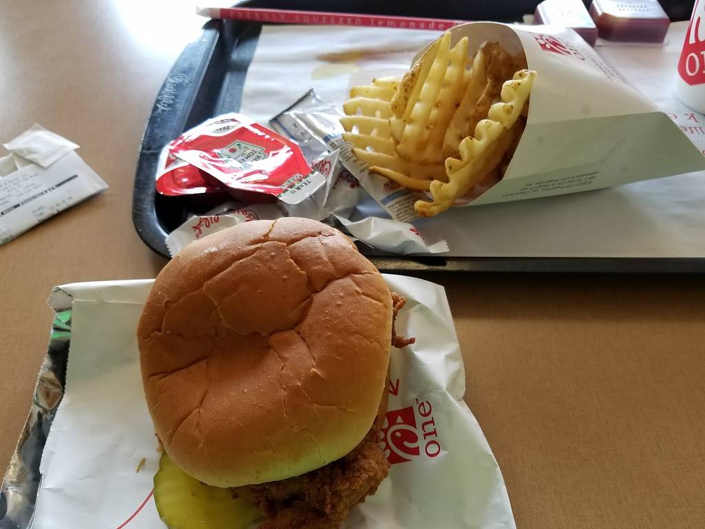 Chick-fil-A | restaurant | 5825 Airport-Pulling Rd N, Naples, FL 34109, USA | 2395949777 OR +1 239-594-9777