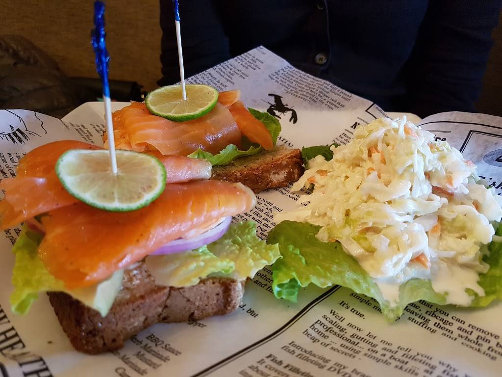 The Galway Arms Irish Pub and Restaurant | restaurant | 838 The Queensway, Etobicoke, ON M8Z 1N7, Canada | 4162510096 OR +1 416-251-0096