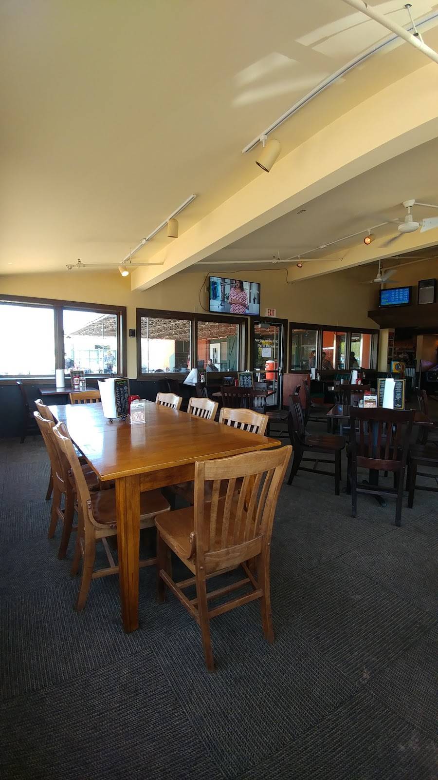 Trappers | restaurant | 5950 Butternut Dr, East Syracuse, NY 13057, USA | 3154384444 OR +1 315-438-4444