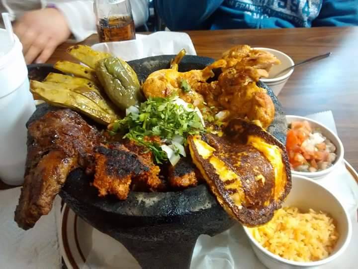 Lomas Restaurant | restaurant | 3141 W 63rd St, Chicago, IL 60629, USA | 8724849630 OR +1 872-484-9630