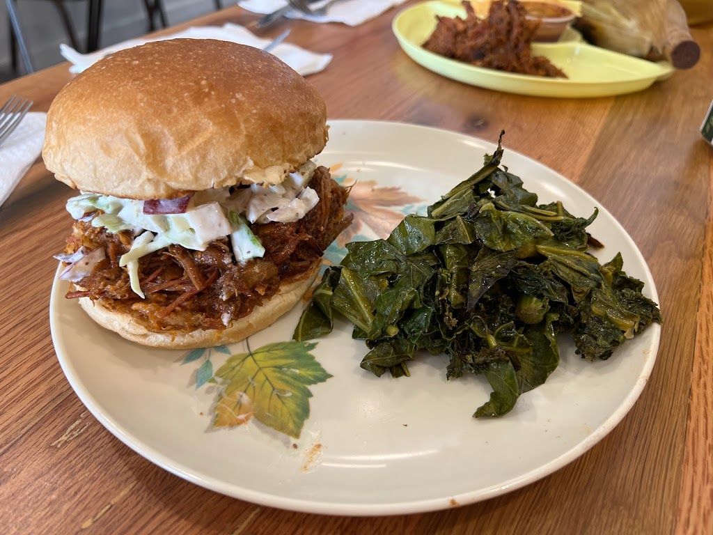 Girls Gone BBQ | restaurant | 2630 E Citizens Dr #20, Fayetteville, AR 72703, USA | 4798798222 OR +1 479-879-8222