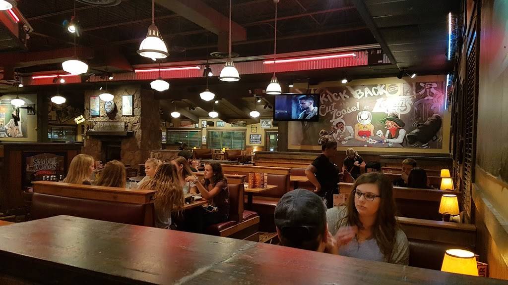 Logans Roadhouse | restaurant | 3299 W Shore Dr, Holland, MI 49424, USA | 6163999451 OR +1 616-399-9451