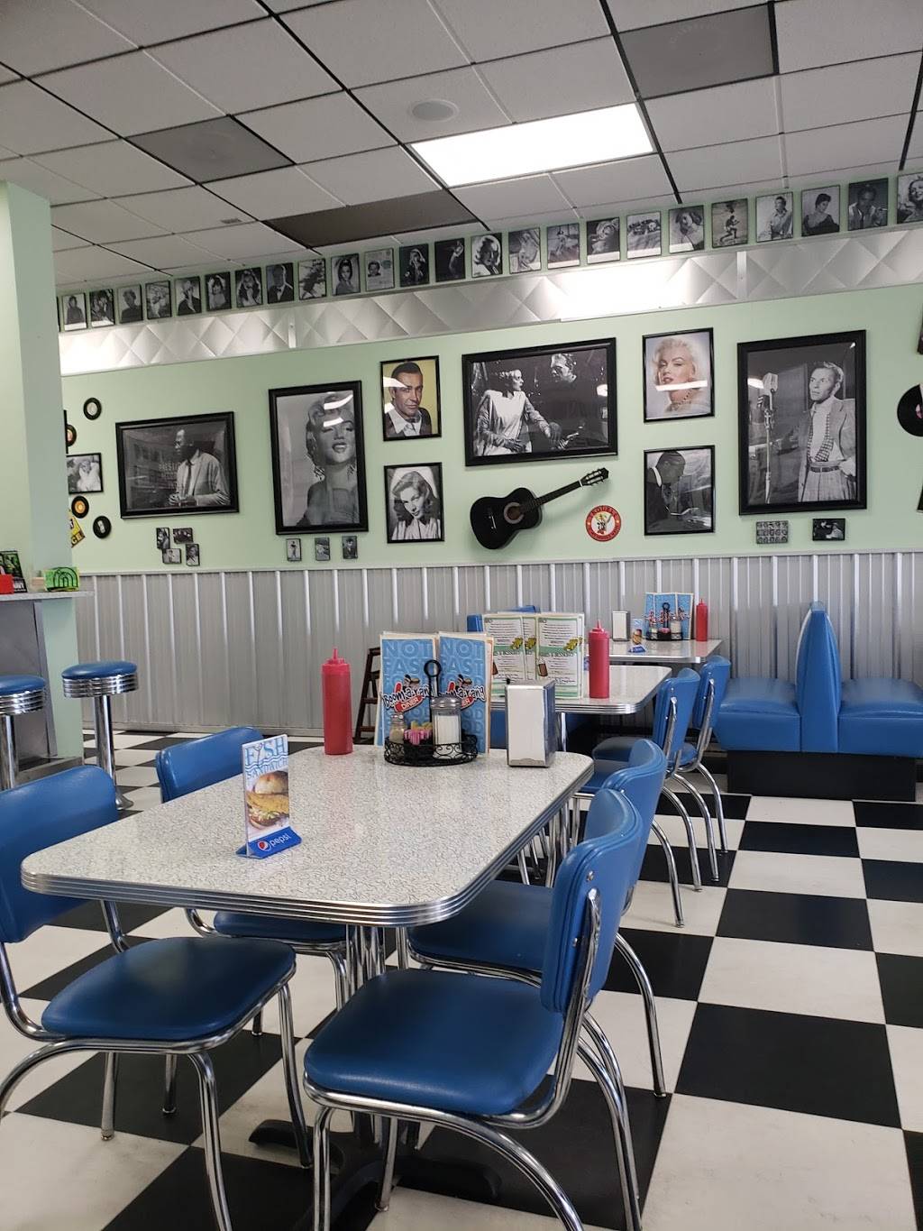 Boomarang Diner | restaurant | 331 SW C Ave, Lawton, OK 73501, USA | 5807135322 OR +1 580-713-5322