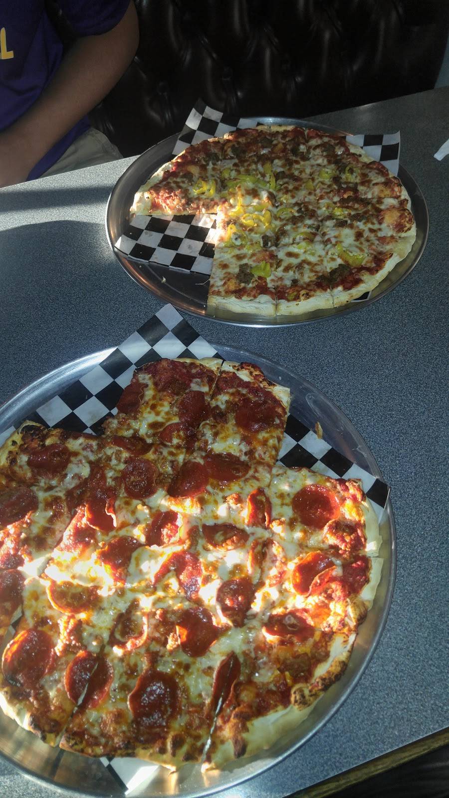 Coriglianos Pizza | restaurant | 701 N Lincoln St, Knoxville, IA 50138, USA | 6418423705 OR +1 641-842-3705