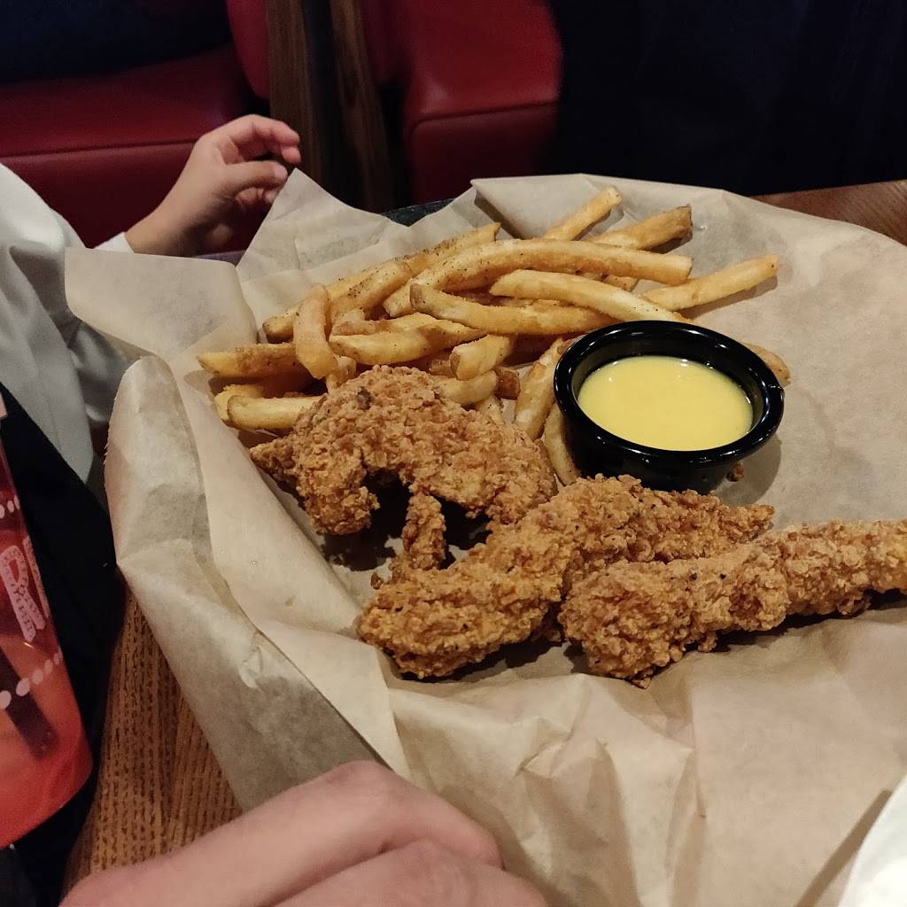 TGI Fridays | restaurant | 2582 Solomons Island Rd, Edgewater, MD 21037, USA | 4102244870 OR +1 410-224-4870