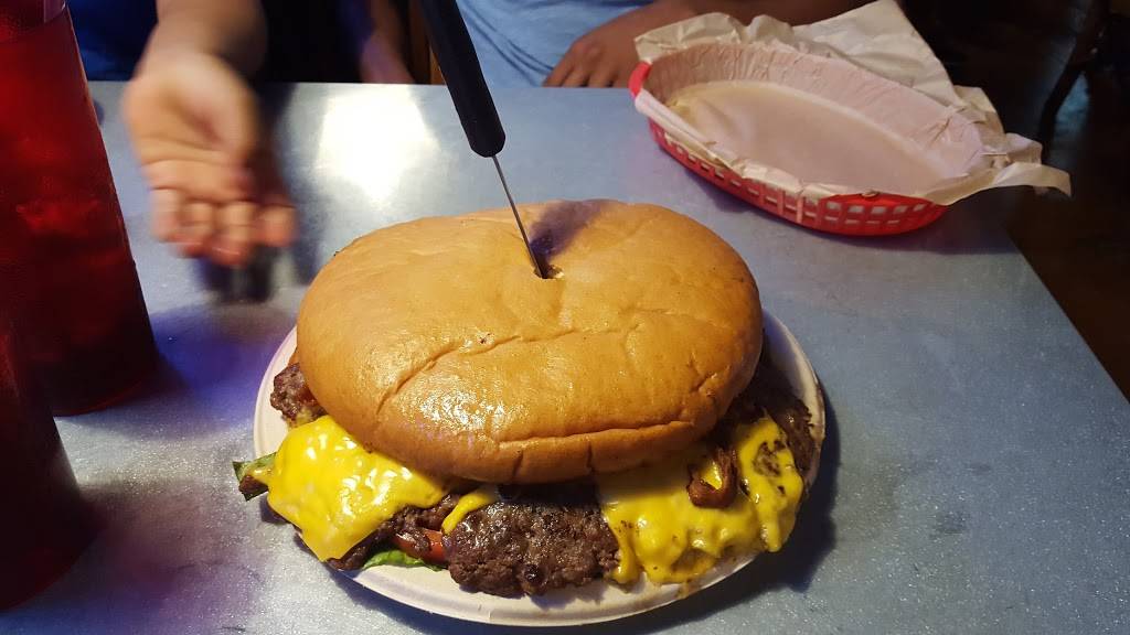 Armadillos Texas Style Burgers | restaurant | 4451, 1423 McCullough Ave, San Antonio, TX 78212, USA | 2102267556 OR +1 210-226-7556