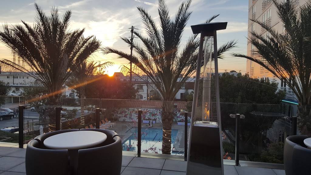 W XYZ Bar | restaurant | 475 Pacific Coast Highway, El Segundo, CA 90245, USA | 4242905555 OR +1 424-290-5555