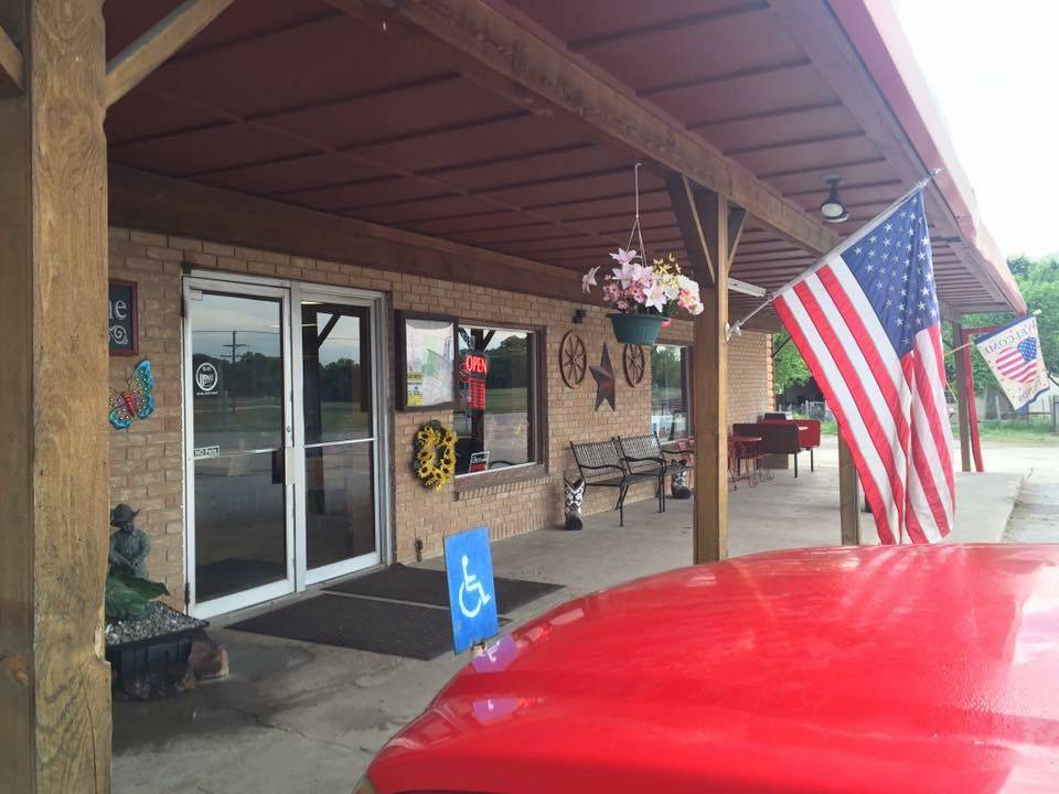 Hatfields Grill | restaurant | 412 Spruce Ave, Barnsdall, OK 74002, USA | 9188472272 OR +1 918-847-2272