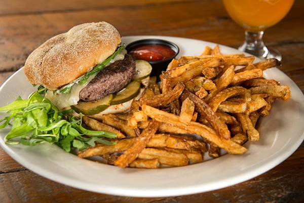 Trappeze Pub | restaurant | 269 N Hull St, Athens, GA 30601, USA | 7065438997 OR +1 706-543-8997