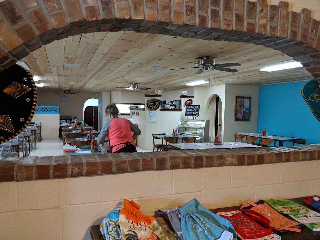 Thad And Paisleys | restaurant | 12237 US-281, Scotland, TX 76379, USA | 9405413663 OR +1 940-541-3663