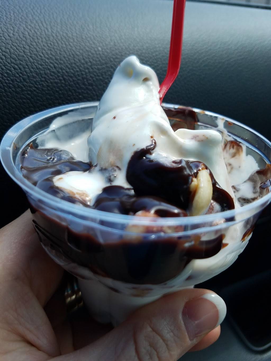 Dairy Queen Grill & Chill | restaurant | 20515 N Nunneley Rd, Clinton Twp, MI 48036, USA | 5864653203 OR +1 586-465-3203