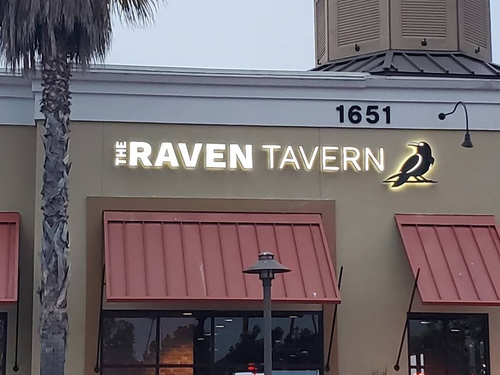 The Raven Tavern | restaurant | 1651 Victoria Ave, Oxnard, CA 93035, USA | 8056867683 OR +1 805-686-7683