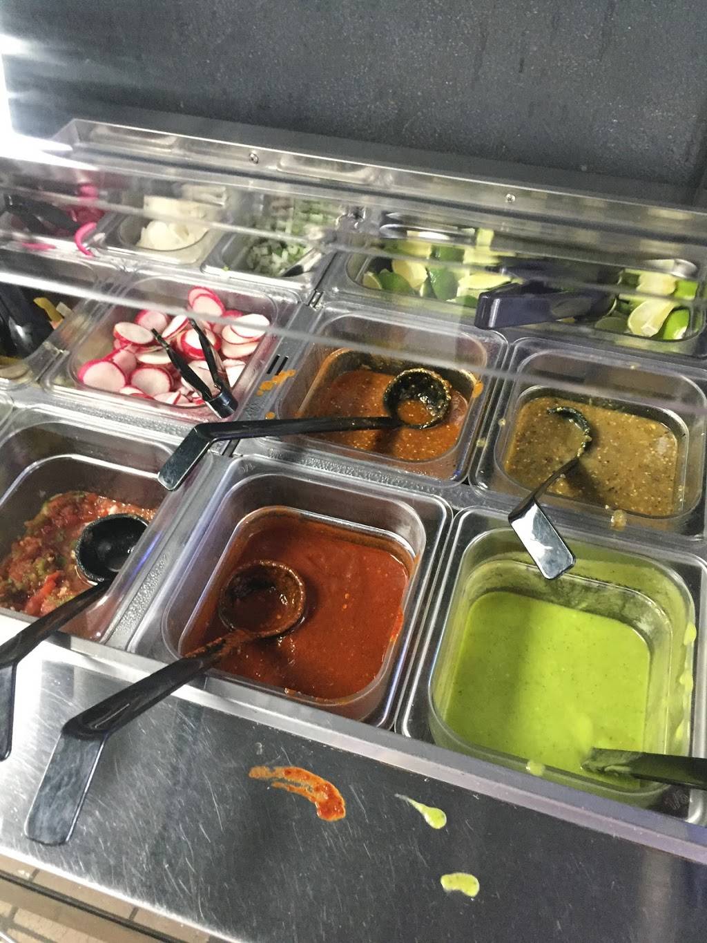 El Taco Buchon | restaurant | 2444 S Atlantic Blvd, Commerce, CA 90040, USA | 3233182888 OR +1 323-318-2888