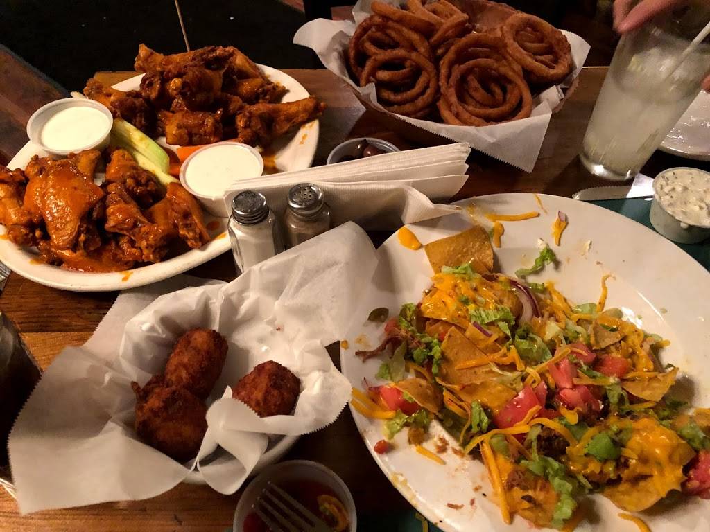 The Blackthorn Restaurant & Pub | restaurant | 2134 Seneca St, Buffalo, NY 14210, USA | 7168259327 OR +1 716-825-9327