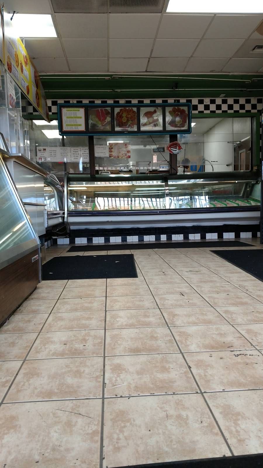 Ocean Fish & Chicken | restaurant | 3732 East 8 Mile Road, Detroit, MI 48234, USA | 3138937333 OR +1 313-893-7333