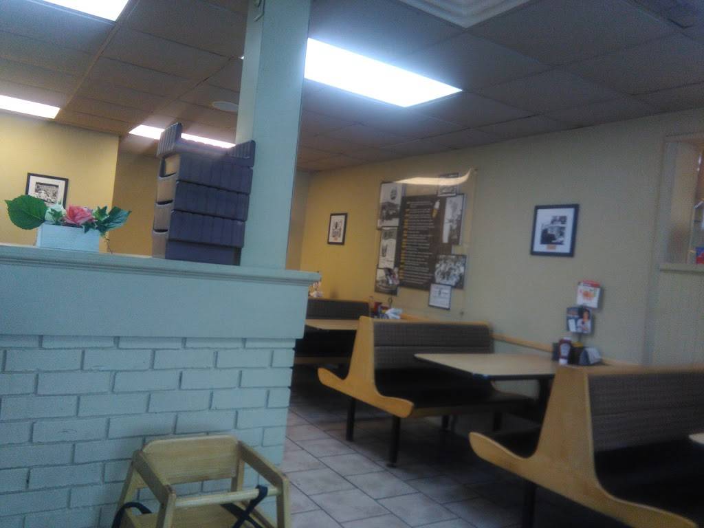 Dairy Queen | restaurant | 33 Hwy 441 N, Clayton, GA 30525, USA | 7067825598 OR +1 706-782-5598