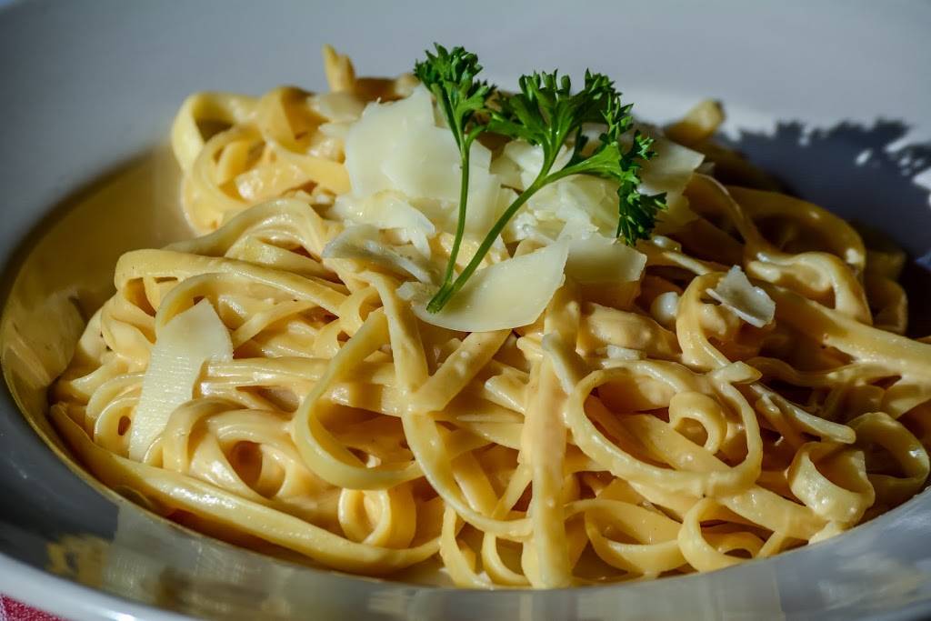 Vinny Vanucchis | restaurant | 201 S Main St, Galena, IL 61036, USA | 8157778100 OR +1 815-777-8100