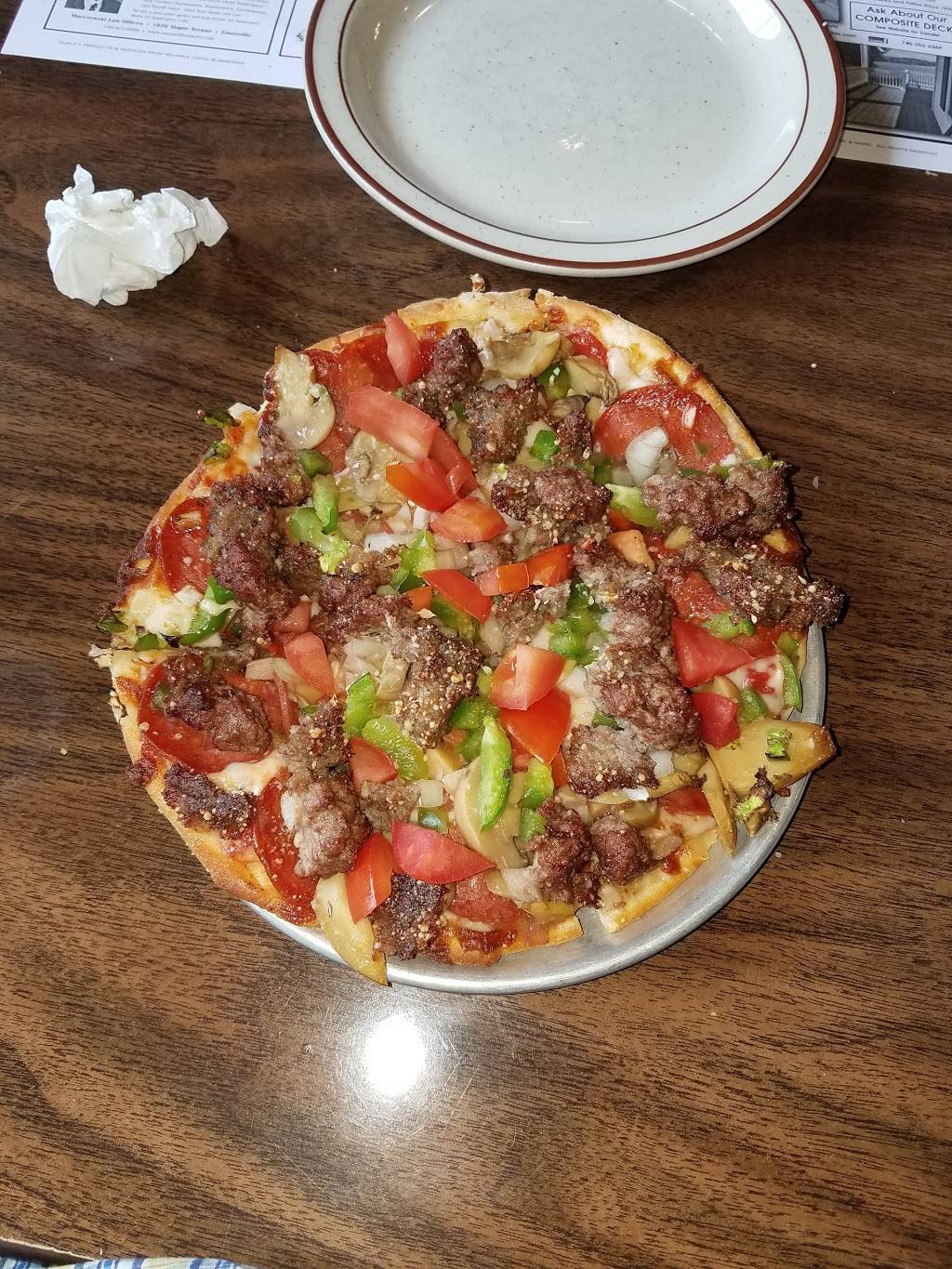 Tats Pizzeria | restaurant | 2440 Maysville Pike, Zanesville, OH 43701, USA | 7404546261 OR +1 740-454-6261