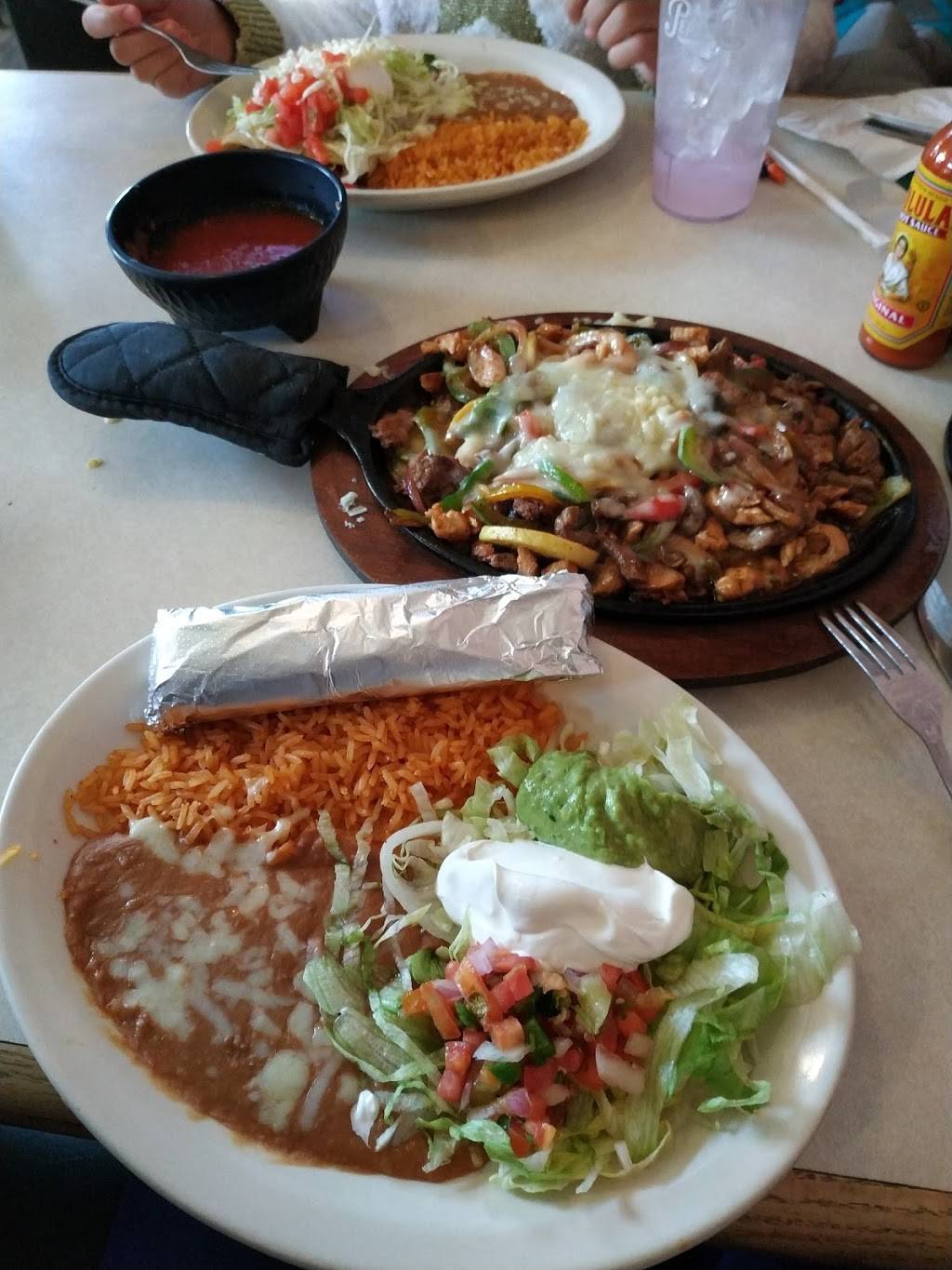 Pedros Grill & Cantina | restaurant | 915 Cloquet Ave, Cloquet, MN 55720, USA | 2188797171 OR +1 218-879-7171
