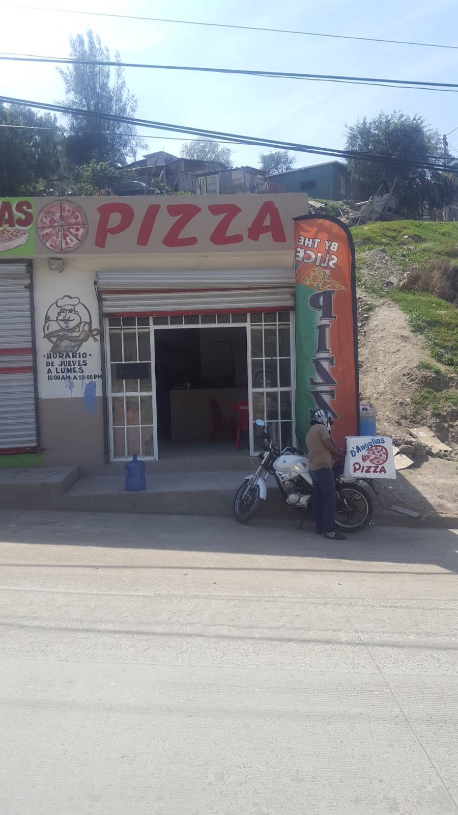 Dangelos Pizza | restaurant | 5 de Mayo 26, Maclovio Rojas, 22254 Tijuana, B.C., Mexico | 016645246901 OR +52 664 524 6901