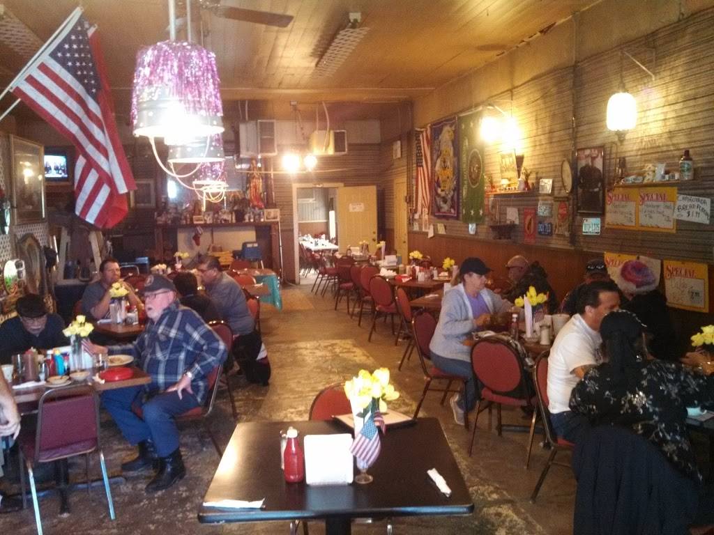 Aurelias Kitchen | restaurant | 2636 County Rd 128, Floresville, TX 78114, USA | 8303939394 OR +1 830-393-9394