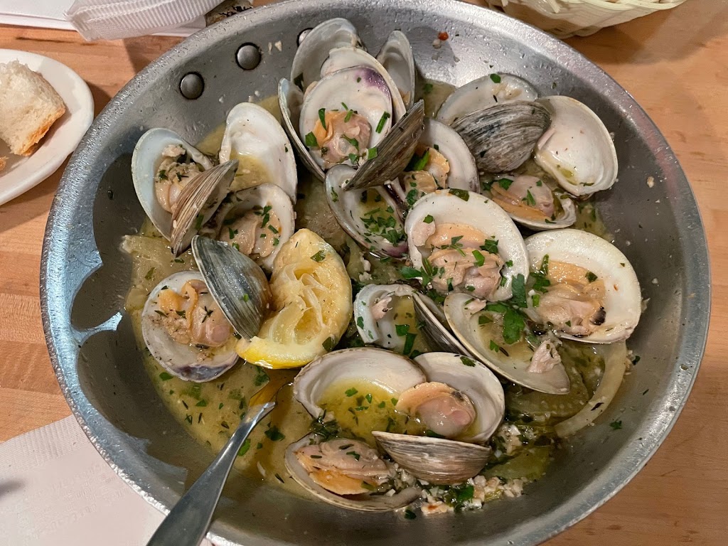 The Daily Catch North End | restaurant | 323 Hanover St, Boston, MA 02113, USA | 6175238567 OR +1 617-523-8567