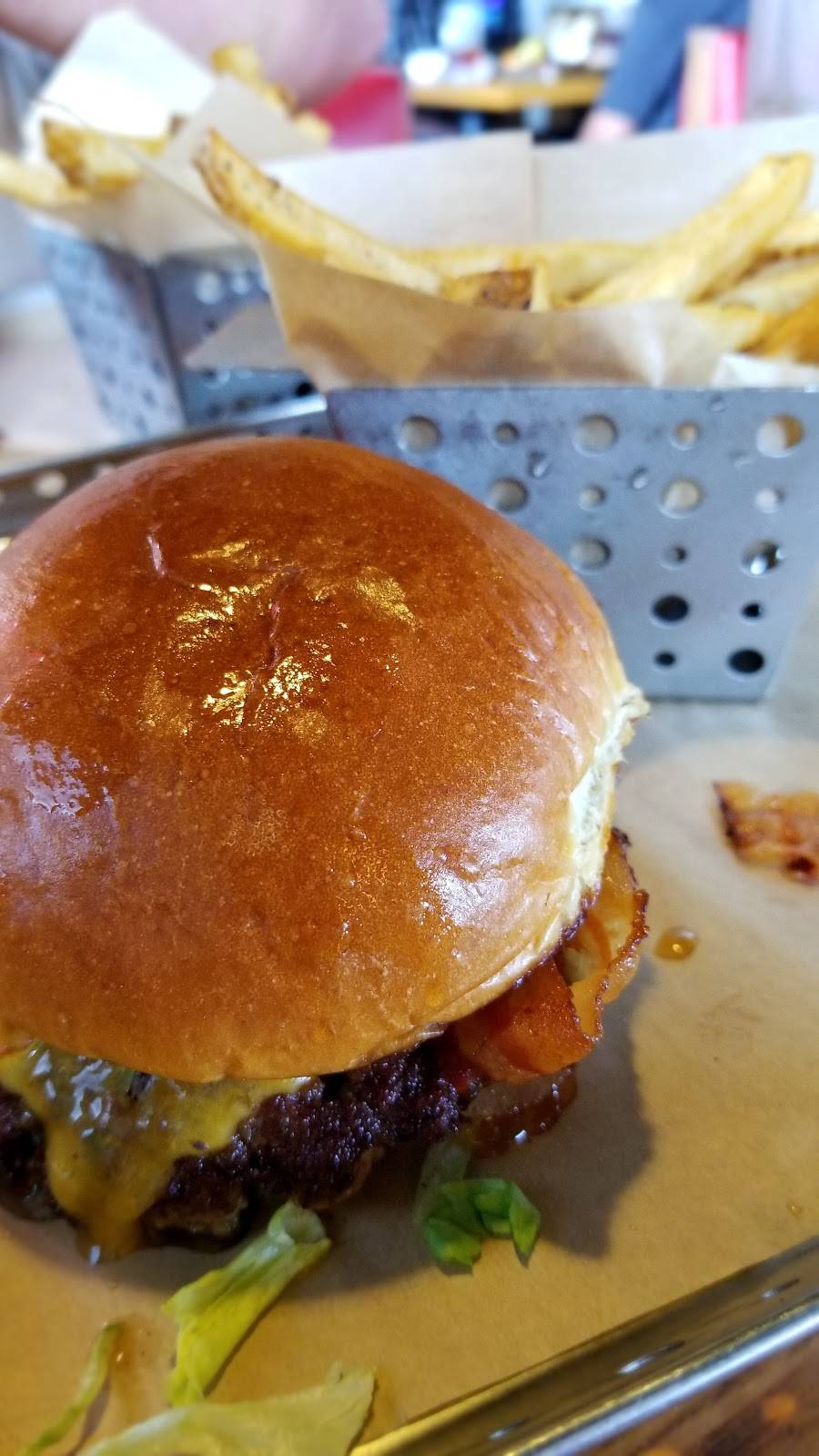 Chilis Grill & Bar | restaurant | 600 Village Green Dr, Gallatin, TN 37066, USA | 6152308267 OR +1 615-230-8267