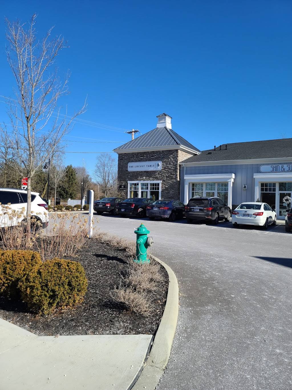 The Locust Table | restaurant | Crossing St, Powell, OH 43065, USA | 6145537322 OR +1 614-553-7322