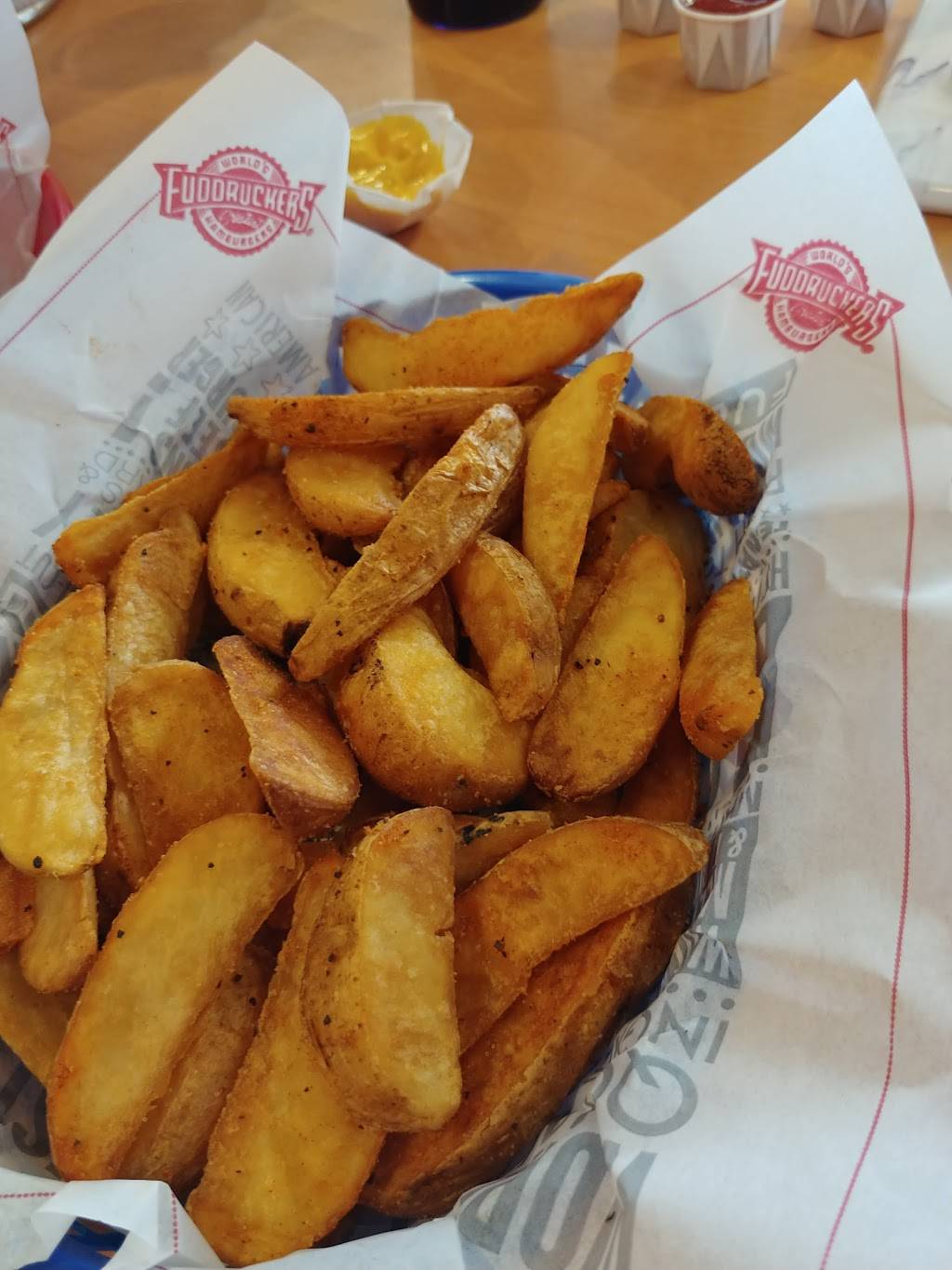 Fuddruckers | restaurant | 3848 McHenry Ave, Modesto, CA 95350, USA | 2093383833 OR +1 209-338-3833