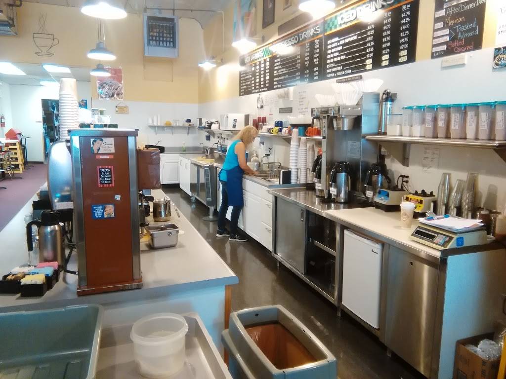 Uncommon Grounds | cafe | 111 W Salem Ave, Indianola, IA 50125, USA | 5159619681 OR +1 515-961-9681