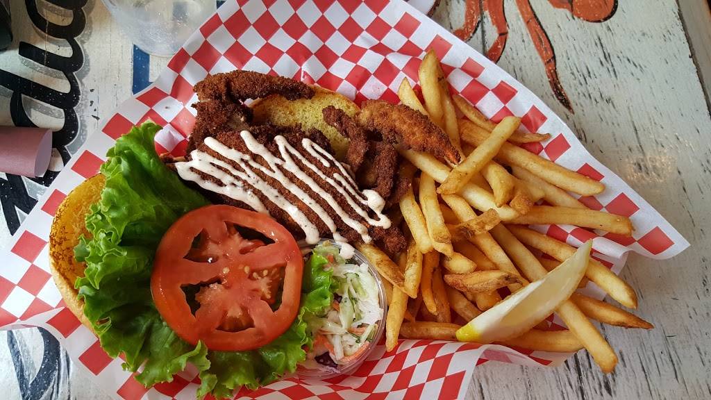 Bostwicks Chowder House | restaurant | 277 Pantigo Rd, East Hampton, NY 11937, USA | 6313241111 OR +1 631-324-1111