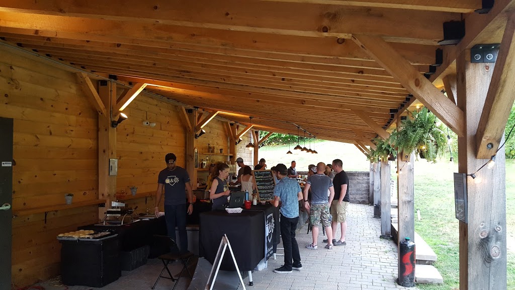 Newport Craft Brewing & Distilling Co. | restaurant | 293 JT Connell Hwy, Newport, RI 02840, USA | 4018495232 OR +1 401-849-5232