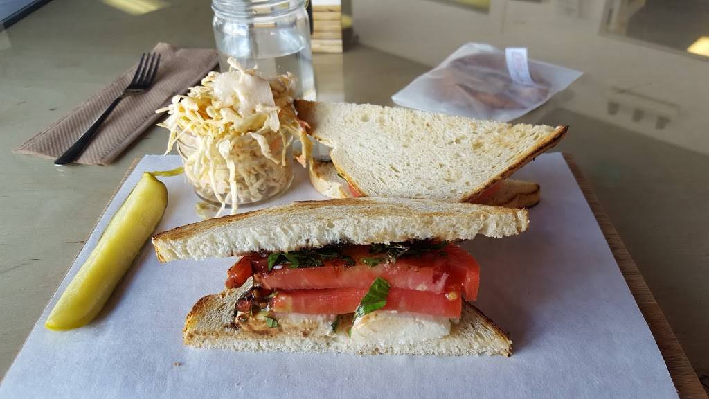 Deli Ohio | restaurant | 328 Walnut Ave NE, Canton, OH 44702, USA | 3304537777 OR +1 330-453-7777