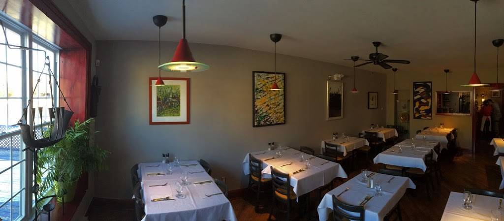 Ürasie | restaurant | 11 Rue Front, Gatineau, QC J9H 4W8, Canada | 8192080444 OR +1 819-208-0444