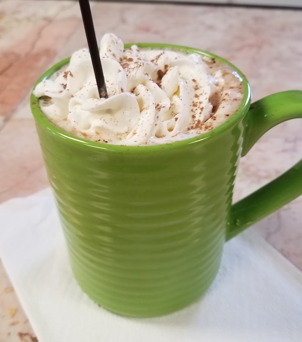 Sissys Treats & Treasures | cafe | 205 N Main St, Seymour, WI 54165, USA | 9208330477 OR +1 920-833-0477